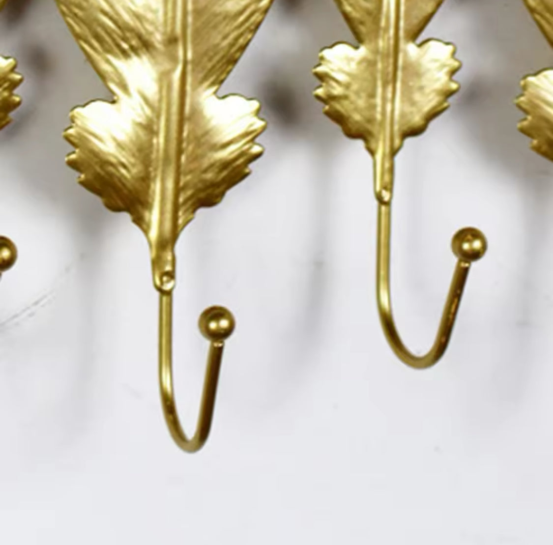 Multipurpose Metal Leaf Shape Hook, European Style Wall Key Hanger, Creative Wall Hook Rack Multipurpose Metal Leaf Shape Hook, European Style Wall Key Hanger, Creative Wall Hook Rack